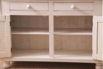 アンティーク家具　フランスアンティーク　パイン材　ホワイトカラーのペイントが魅力的なキャビネット(カップボード、食器棚、収納棚)