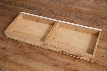 アンティーク家具　フランスアンティーク　パイン材　ホワイトカラーのペイントが魅力的なキャビネット(カップボード、食器棚、収納棚)