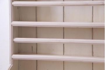 アンティーク家具　フランスアンティーク　パイン材　ホワイトカラーのペイントが魅力的なキャビネット(カップボード、食器棚、収納棚)