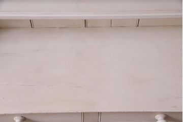 アンティーク家具　フランスアンティーク　パイン材　ホワイトカラーのペイントが魅力的なキャビネット(カップボード、食器棚、収納棚)