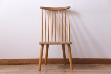 中古　杏詩木　アンディゴ　K&Wチェア　温もり溢れる無垢材が魅力的なダイニングチェア(椅子)