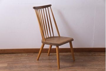 中古　杏詩木　アンディゴ　K&Wチェア　温もり溢れる無垢材が魅力的なダイニングチェア(椅子)