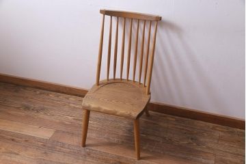 中古　杏詩木　アンディゴ　K&Wチェア　温もり溢れる無垢材が魅力的なダイニングチェア(椅子)