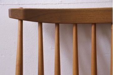 中古　杏詩木　アンディゴ　K&Wチェア　温もり溢れる無垢材が魅力的なダイニングチェア(椅子)