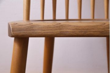中古　杏詩木　アンディゴ　K&Wチェア　温もり溢れる無垢材が魅力的なダイニングチェア(椅子)