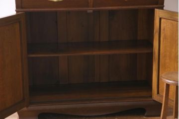 アンティーク家具　ステンドグラスが上品なイギリスアンティークのオーク材製ブックケース(カップボード、収納棚、キャビネット)(R-036817)