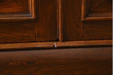 アンティーク家具　ステンドグラスが上品なイギリスアンティークのオーク材製ブックケース(カップボード、収納棚、キャビネット)(R-036817)