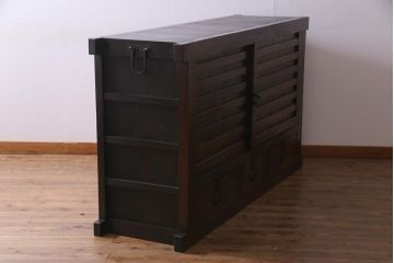 アンティーク家具　古民具・骨董　前面ケヤキ材　重厚な佇まいが存在感のある大型帳場箪笥(時代箪笥、サイドボード)