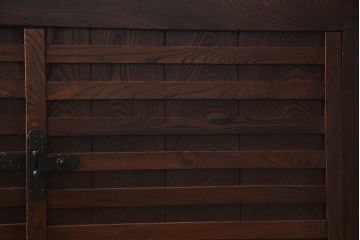 アンティーク家具　古民具・骨董　前面ケヤキ材　重厚な佇まいが存在感のある大型帳場箪笥(時代箪笥、サイドボード)