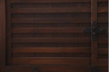 アンティーク家具　古民具・骨董　前面ケヤキ材　重厚な佇まいが存在感のある大型帳場箪笥(時代箪笥、サイドボード)