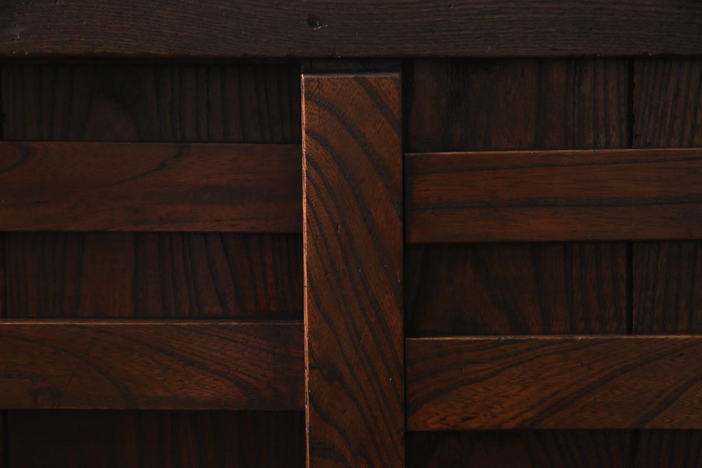 アンティーク家具　古民具・骨董　前面ケヤキ材　重厚な佇まいが存在感のある大型帳場箪笥(時代箪笥、サイドボード)