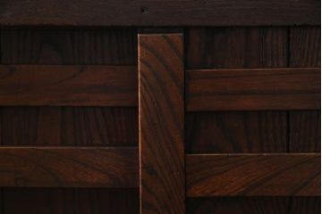 アンティーク家具　古民具・骨董　前面ケヤキ材　重厚な佇まいが存在感のある大型帳場箪笥(時代箪笥、サイドボード)