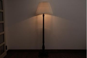 中古　松本民芸家具　和紙のシェードが情緒溢れるA型フロアスタンド(R-036824)