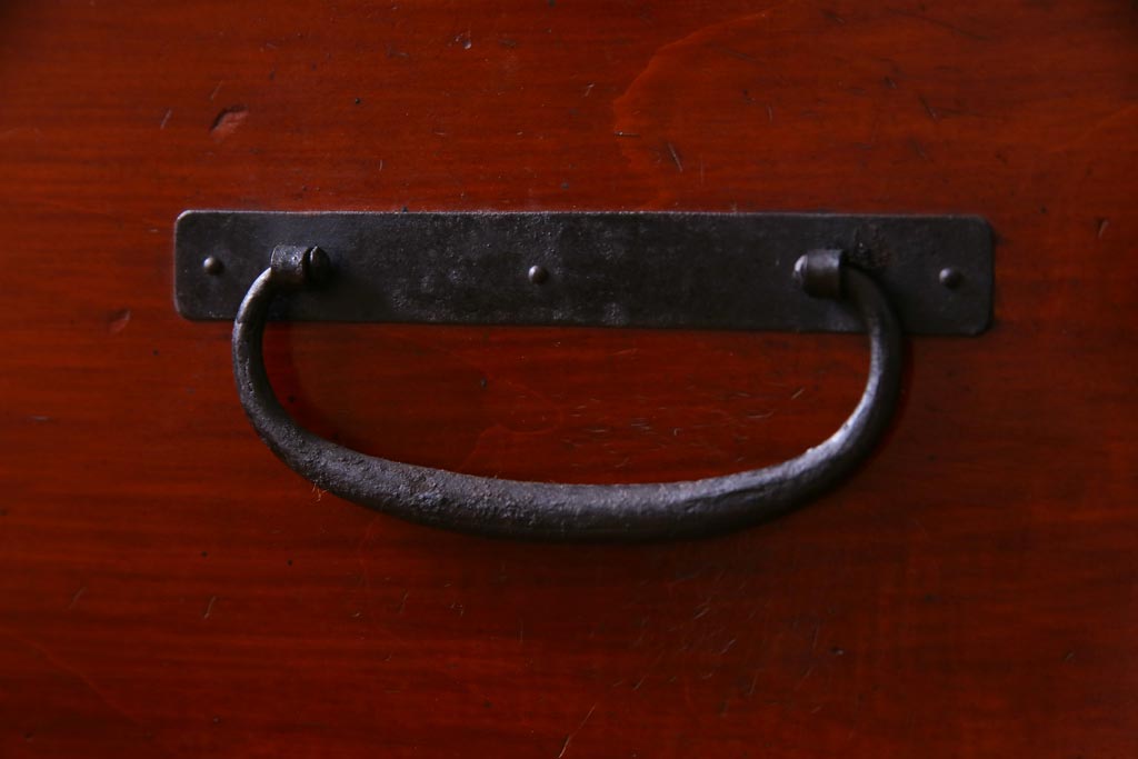 アンティーク家具　和製アンティーク　ヒノキ材　重厚感の漂う十字金具が魅力の観音開き戸の重ね箪笥(衣装箪笥、引き出し)(R-036826)