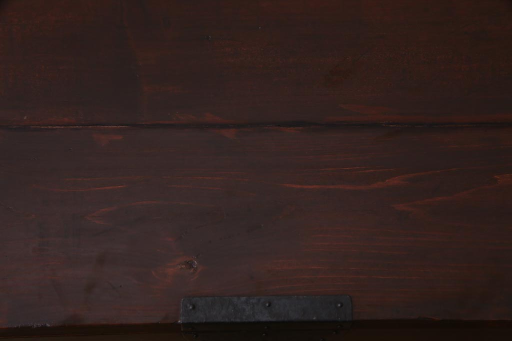 アンティーク家具　和製アンティーク　ヒノキ材　重厚感の漂う十字金具が魅力の観音開き戸の重ね箪笥(衣装箪笥、引き出し)(R-036826)