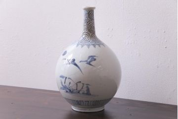 骨董　アンティーク　江戸期　古伊万里　蛸唐草花鳥図　染付徳利(花器)(R-036827)