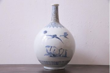 骨董　アンティーク　江戸期　古伊万里　蛸唐草花鳥図　染付徳利(花器)(R-036827)