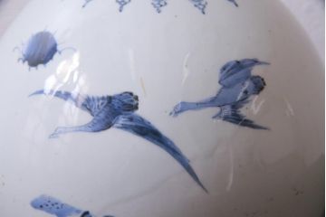 骨董　アンティーク　江戸期　古伊万里　蛸唐草花鳥図　染付徳利(花器)(R-036827)