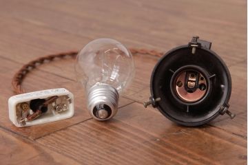 アンティーク家具　オールドノリタケ・則武(日陶)　ローズ(薔薇)　鮮やかな絵柄が目を引く電笠(天井照明、シェード)(R-036835)