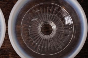 レトロ雑貨　昭和レトロ　コレクションにもぴったりなプレスガラスの乳白暈し氷コップ3個セット(プレスガラス)(R-036838)