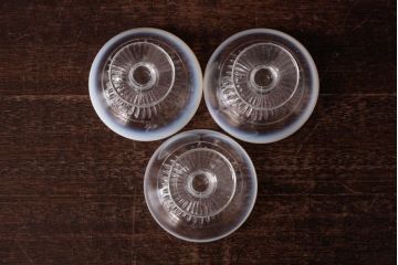 レトロ雑貨　昭和レトロ　コレクションにもぴったりなプレスガラスの乳白暈し氷コップ3個セット(プレスガラス)(R-036838)