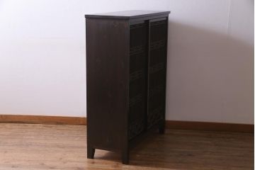 ラフジュ工房オリジナル　アンティーク建具リメイク　組子が目を引く書院戸を活かした和風キャビネット(収納棚、戸棚)(R-036840)