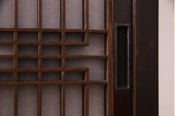 ラフジュ工房オリジナル　アンティーク建具リメイク　組子が目を引く書院戸を活かした和風キャビネット(収納棚、戸棚)(R-036840)