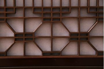 ラフジュ工房オリジナル　アンティーク建具リメイク　組子が目を引く書院戸を活かした和風キャビネット(収納棚、戸棚)(R-036840)