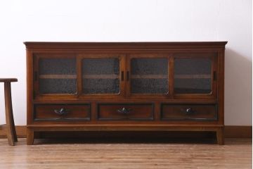 アンティーク家具　結霜ガラス入り　リメイク　脚付き　桃の取っ手がアクセントになったテレビ台(収納棚、キャビネット、戸棚、リビングボード)