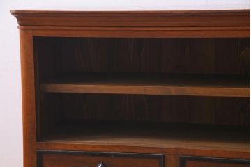 アンティーク家具　結霜ガラス入り　リメイク　脚付き　桃の取っ手がアクセントになったテレビ台(収納棚、キャビネット、戸棚、リビングボード)