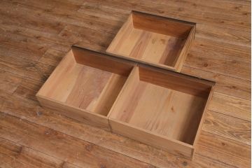 アンティーク家具　結霜ガラス入り　リメイク　脚付き　桃の取っ手がアクセントになったテレビ台(収納棚、キャビネット、戸棚、リビングボード)