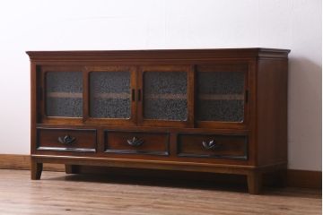 アンティーク家具　結霜ガラス入り　リメイク　脚付き　桃の取っ手がアクセントになったテレビ台(収納棚、キャビネット、戸棚、リビングボード)