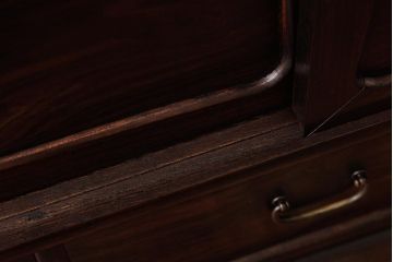 アンティーク家具　和製アンティーク　唐木　前面縞黒檀　上品かつシックな雰囲気漂う茶箪笥(茶タンス、戸棚、収納棚)