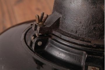 アンティーク照明　フランスアンティーク　インダストリアルな雰囲気がお洒落なホーロー製の吊り下げ照明(天井照明、ペンダントライト)