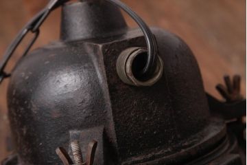 アンティーク照明　フランスアンティーク　インダストリアルな雰囲気がお洒落なホーロー製の吊り下げ照明(天井照明、ペンダントライト)
