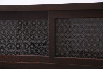 アンティーク家具　当店オリジナルガラス・モールガラス　前面ケヤキ材　懐かしさ感じるリメイクキャビネット(収納棚、ガラス戸棚、サイドボード)(R-036855)