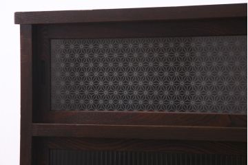 アンティーク家具　当店オリジナルガラス・モールガラス　前面ケヤキ材　懐かしさ感じるリメイクキャビネット(収納棚、ガラス戸棚、サイドボード)(R-036855)