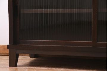 アンティーク家具　当店オリジナルガラス・モールガラス　前面ケヤキ材　懐かしさ感じるリメイクキャビネット(収納棚、ガラス戸棚、サイドボード)(R-036855)