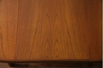 ヴィンテージ家具　北欧ビンテージ　チーク材　McIntosh(マッキントッシュ)　洗練されたデザインが素敵なエクステンションテーブル(ラウンドテーブル)(R-036864)