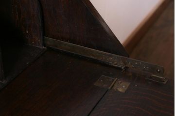 アンティーク家具　イギリスアンティーク　オーク材製のクラシカルなライティングビューロー(簿記机、在宅ワーク、在宅用デスク)(R-036867)