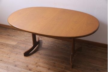 ヴィンテージ家具　G-PLAN(ジープラン)  北欧家具　オーバル型のシンプルなエクステンションテーブル(ダイニングテーブル、ビンテージ)(R-036873)