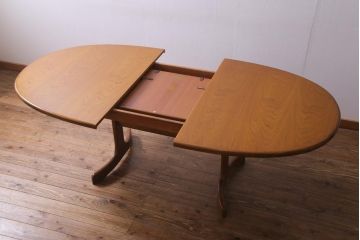 ヴィンテージ家具　G-PLAN(ジープラン)  北欧家具　オーバル型のシンプルなエクステンションテーブル(ダイニングテーブル、ビンテージ)(R-036873)