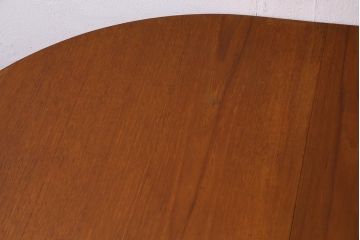 ヴィンテージ家具　北欧ビンテージ　チーク材　スタイリッシュなデザインが目を惹くバタフライテーブル(エクステンションテーブル、ラウンドテーブル)