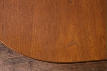 ヴィンテージ家具　北欧ビンテージ　チーク材　スタイリッシュなデザインが目を惹くバタフライテーブル(エクステンションテーブル、ラウンドテーブル)