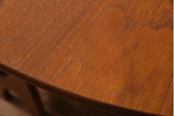 ヴィンテージ家具　北欧ビンテージ　チーク材　スタイリッシュなデザインが目を惹くバタフライテーブル(エクステンションテーブル、ラウンドテーブル)