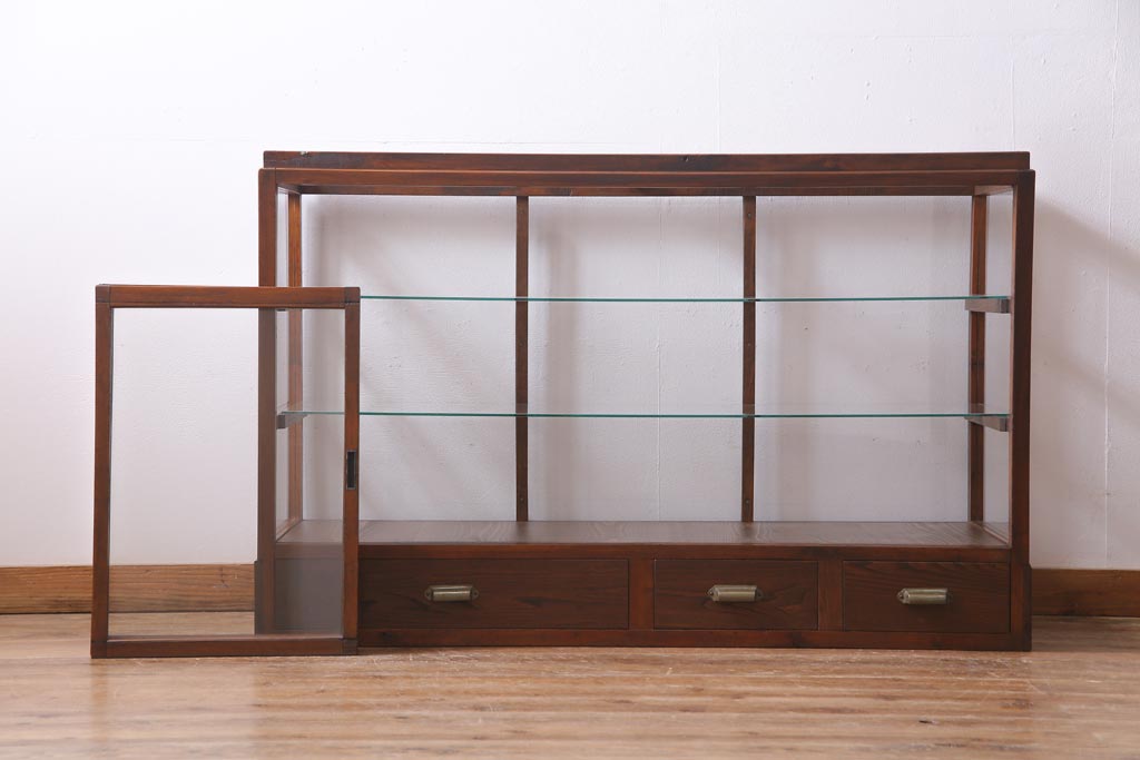 レトロ家具　ヒノキ材　シンプルな引き出し付きガラスケース(ショーケース、陳列棚)(R-036875)