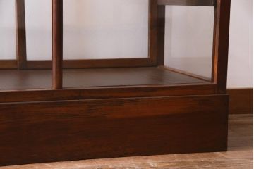 レトロ家具　ヒノキ材　シンプルな引き出し付きガラスケース(ショーケース、陳列棚)(R-036875)