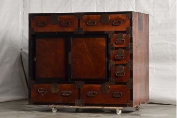アンティーク家具　明治期　前面ケヤキ材　特注　漆塗り　上品な佇まいの仙台箪笥(収納棚)(R-036891)