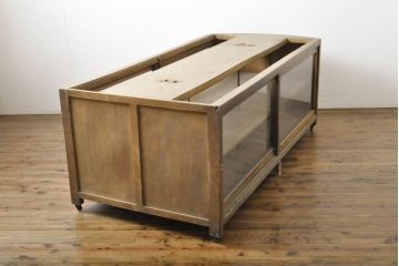 アンティーク家具　昭和初期　両面引き戸のガラスケース(ショーケース、飾り棚、陳列棚)(R-036896)