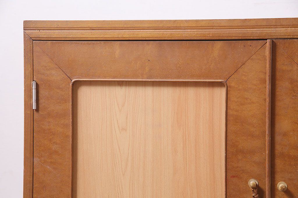 アンティーク家具　昭和中期　木製扉付きの和レトロなテレビ台(ローボード、収納棚)(R-036914)